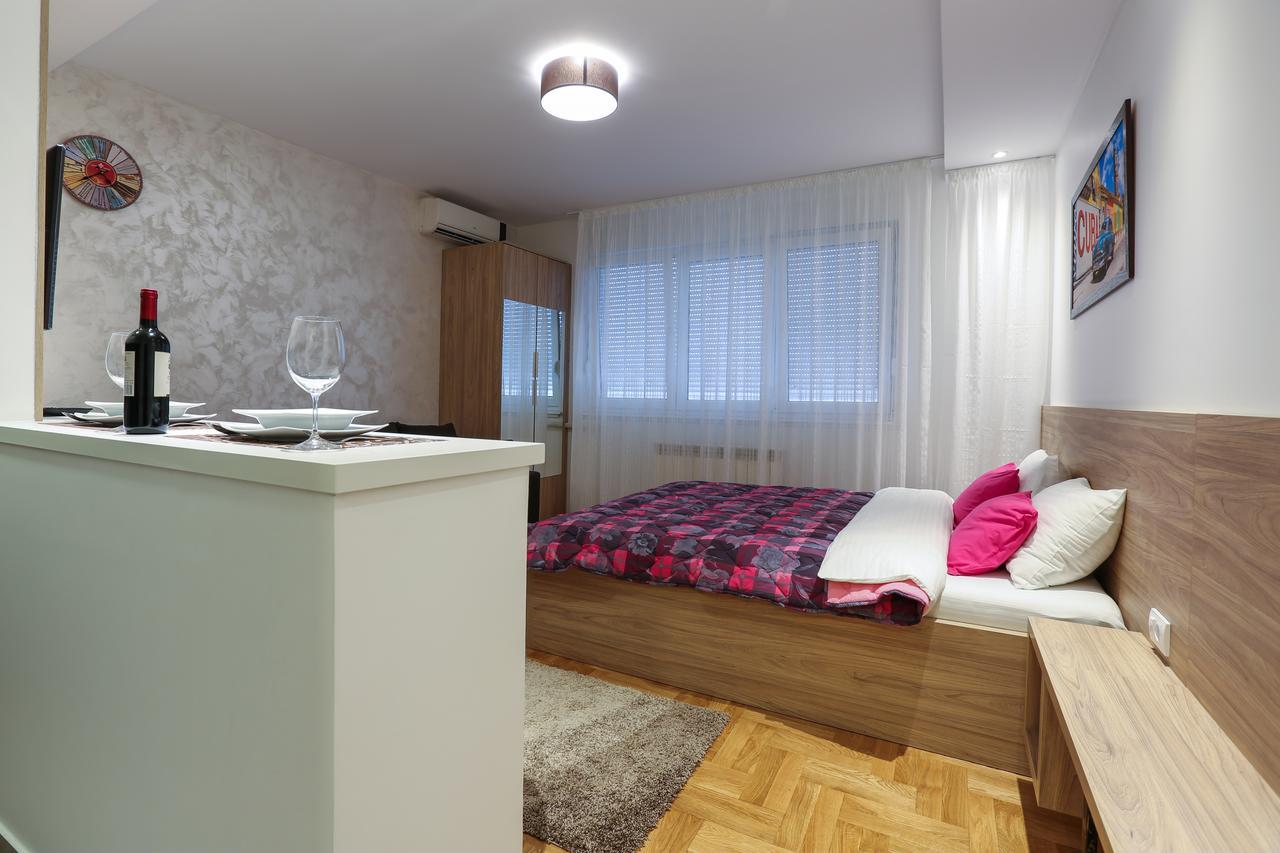 Apartment Promenada 30 Νόβι Σαντ Εξωτερικό φωτογραφία