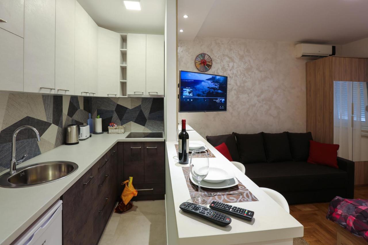 Apartment Promenada 30 Νόβι Σαντ Εξωτερικό φωτογραφία